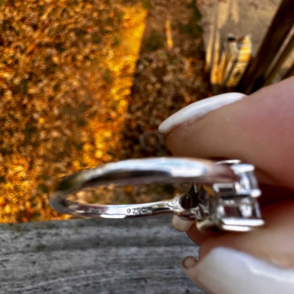 .925 CZ 2.5 carat center stone ring - Picture 4 of 4